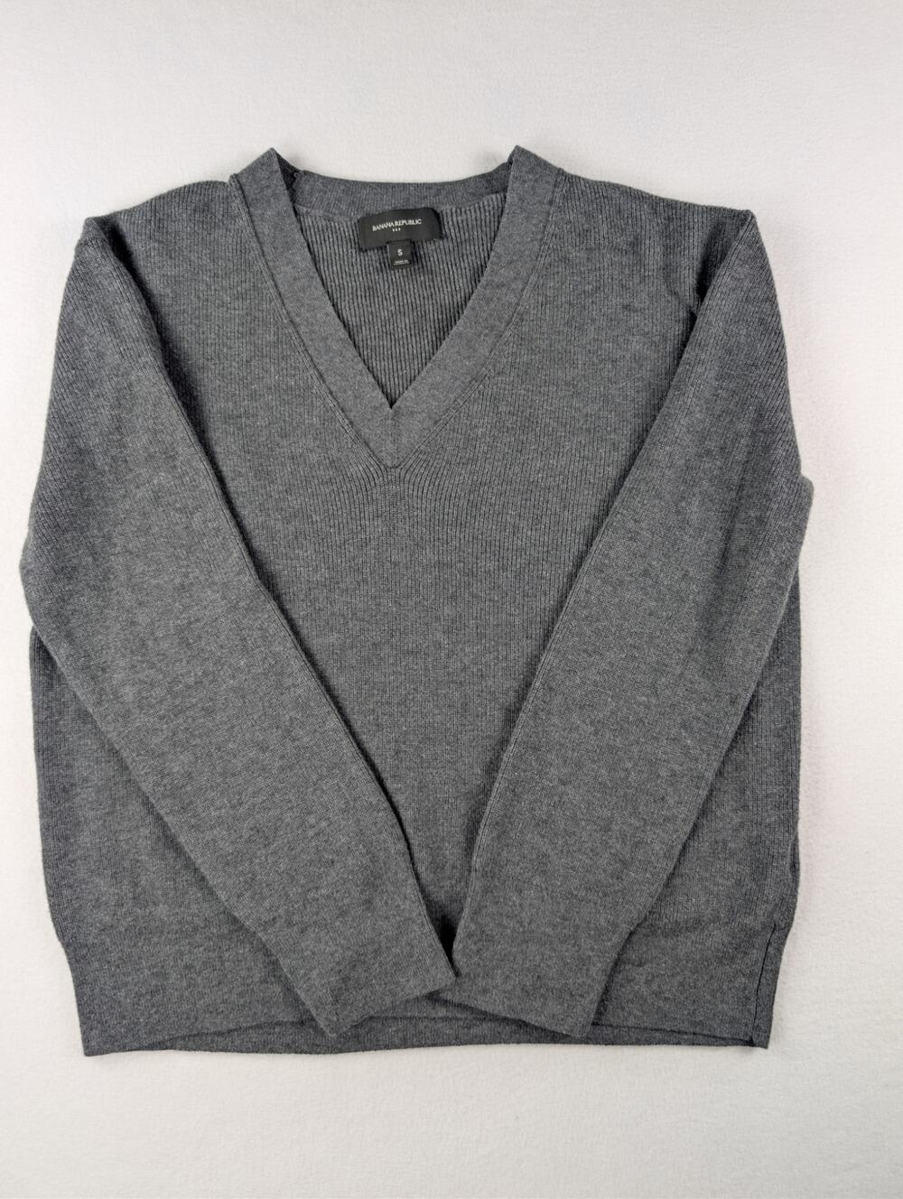 Banana Republic Men’s Gray V-Neck Wool Blend Sweater Size S